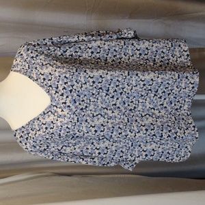 Well Worn blouse with ruffle sleeves